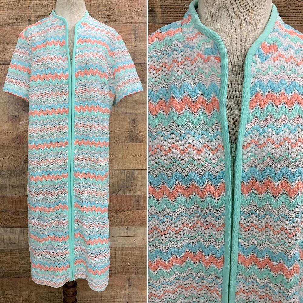 Vintage 1960s 1970s Mod Pastel Zigzag Crochet Dress 46” Bust /44” Waist